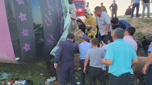 Трое погибли и четверо пострадали в страшной аварии в Туркестанской области - Sputnik Казахстан