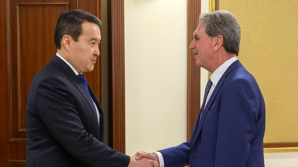 Премьер-министр Смаилов встретился с президентом международной федерации тенниса - Sputnik Казахстан