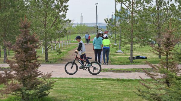 Қазақстандық балалардың 90 пайызы ата-анасымен ашық сөйлеседі - министрлік  - Sputnik Қазақстан