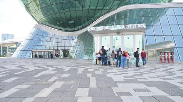 Погода в казахстанской столице очень капризна, поэтому, планируя прогулку, важно не исключать посещение музеев, чтобы согреться или, наоборот, укрыться от жары.  - Sputnik Казахстан