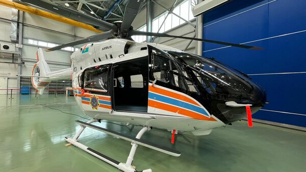 Авиапарк МЧС пополнился новым 5-лопастным вертолетом H-145 - Sputnik Казахстан