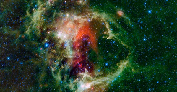 Туманность &quot;Душа&quot; (также известная как Туманность &quot;Эмбрион&quot;, IC 1848 или W5). Это рассеянное звездное скопление, окруженное облаком пыли и газа диаметром более 150 световых лет и расположенное примерно в 6500 световых годах от Земли в созвездии Кассиопеи, недалеко от туманности &quot;Сердце&quot;. Астрономы говорят об обеих туманностях сразу - Сердце и Душа.  - Sputnik Казахстан