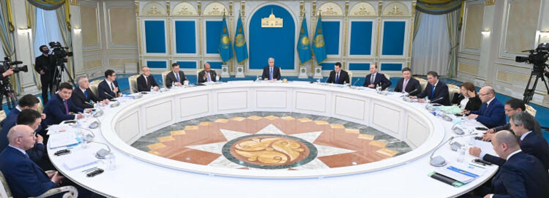 Глава государства Касым-Жомарт Токаев провел заседание Высшего совета по реформам
 - Sputnik Казахстан, 1920, 05.05.2022