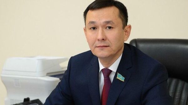 Казахстанцам не нужно повышение пенсии и стипендий, после которого дорожают продукты — депутат  - Sputnik Казахстан