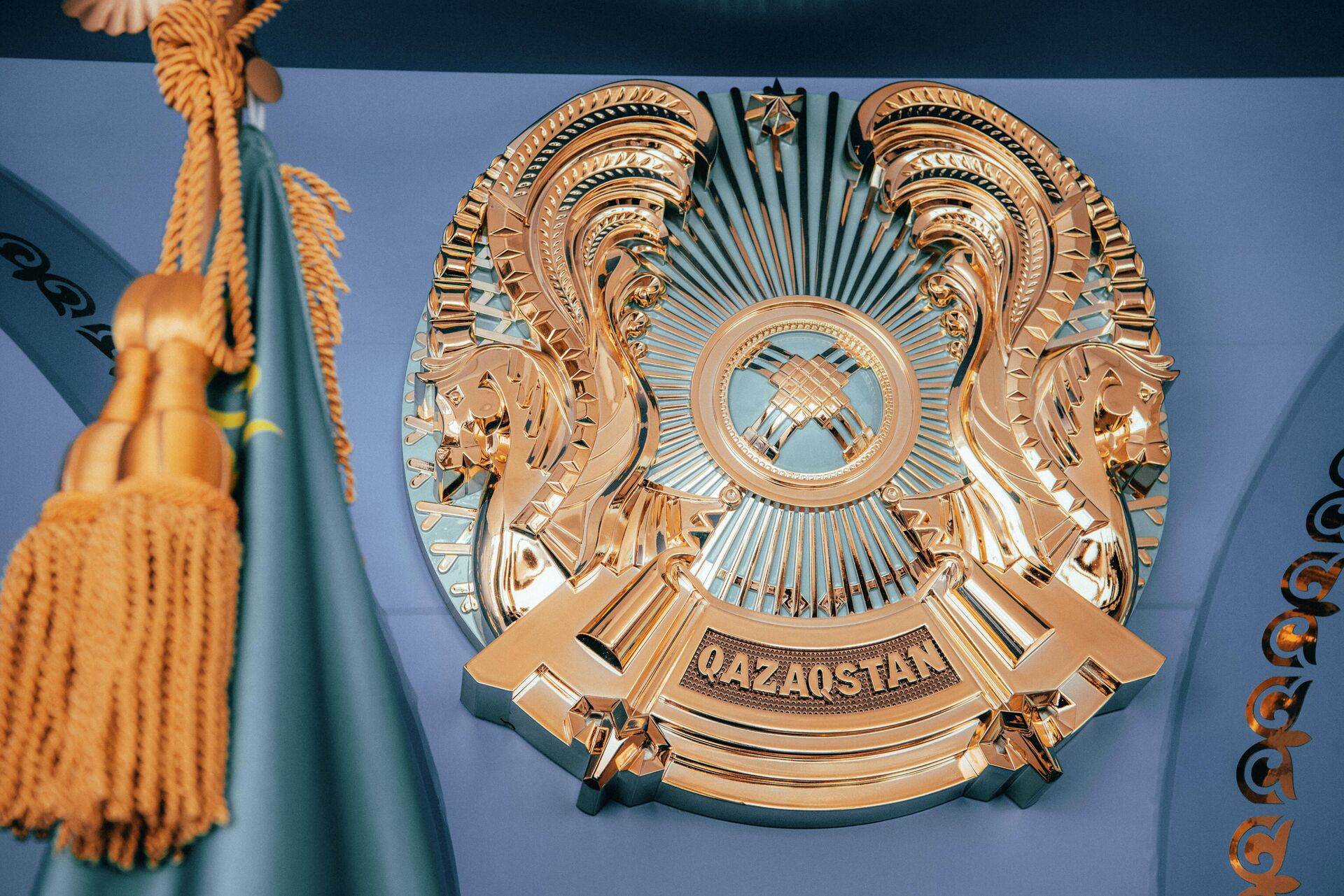 Герб Казахстана  - Sputnik Казахстан, 1920, 04.06.2023
