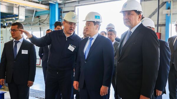 Алихан Смаилов ознакомился с работой опреснительного завода Каспий - Sputnik Казахстан