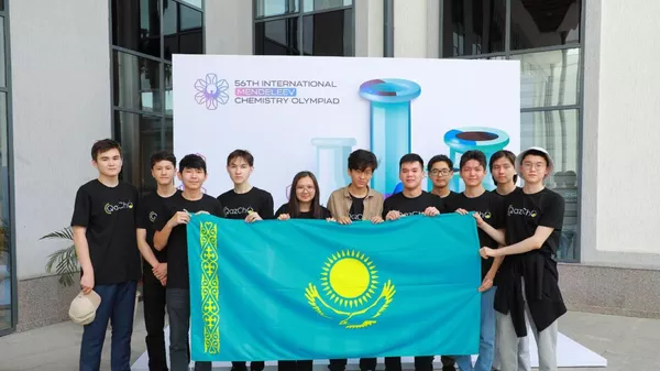 Казахстанские школьники завоевали 8 медалей на Менделеевской олимпиаде по химии в Ташкенте - Sputnik Казахстан