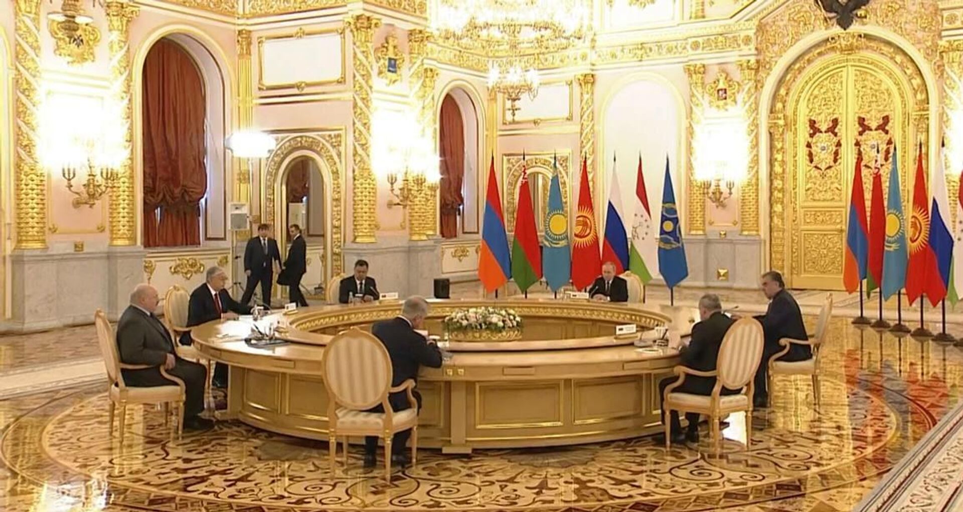 Встреча проходит в московском Кремле по предложению Республики Армения, председательствующей в ОДКБ - Sputnik Казахстан, 1920, 16.05.2022