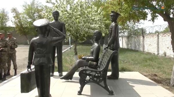 Памятник героям фильма Офицеры - Sputnik Казахстан