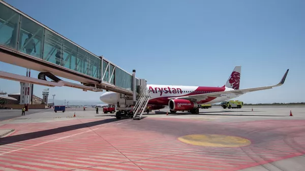 Церемония встречи первого рейса авиакомпании FlyArystan в международном аэропорту Еревана (столица Армении) Звартноц - Sputnik Казахстан
