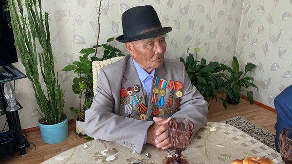 98-летний ветеран проголосовал на референдуме - Sputnik Казахстан