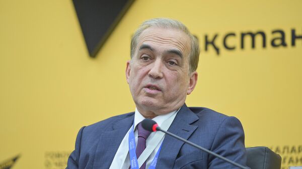 Казахстанцы ждут кардинальных перемен — наблюдатель из Азербайджана - Sputnik Казахстан