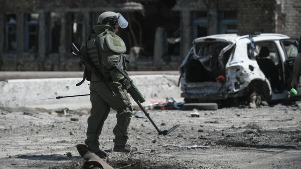 Сапер Международного противоминного центра Вооруженных сил РФ, архивное фото - Sputnik Казахстан