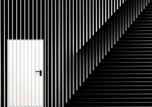 &quot;Белая дверь&quot; - снимок палестинского фотографа Ахмада Каддураха, занявший первое место в категории &quot;Архитектура&quot;. - Sputnik Казахстан