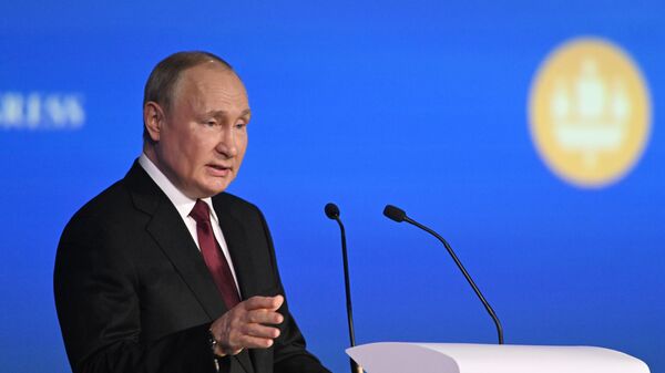 Президент РФ В. Путин принял участие в работе ПМЭФ-2022 - Sputnik Казахстан