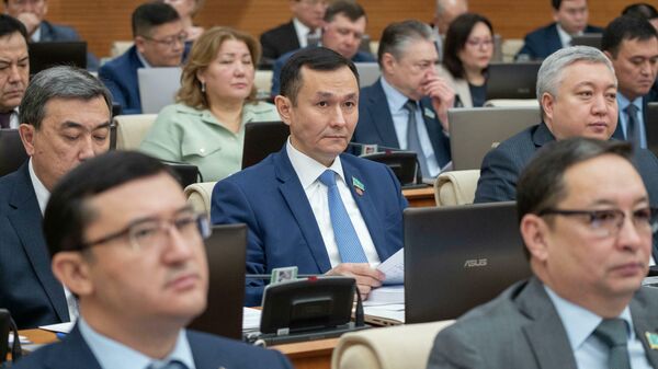 Реальная безработица в Казахстане превышает 15% — депутат Конуров - Sputnik Казахстан