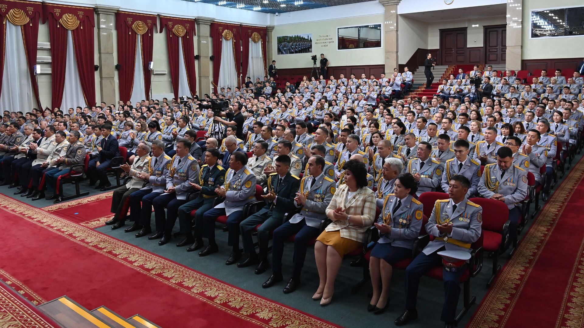 На торжественном собрании по случаю 30-летия казахстанской полиции - Sputnik Казахстан, 1920, 23.06.2022