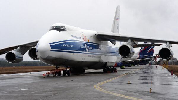 Тяжёлый дальний транспортный самолёт Ан-124-100 Руслан авиакомпании Волга-Днепр - Sputnik Казахстан