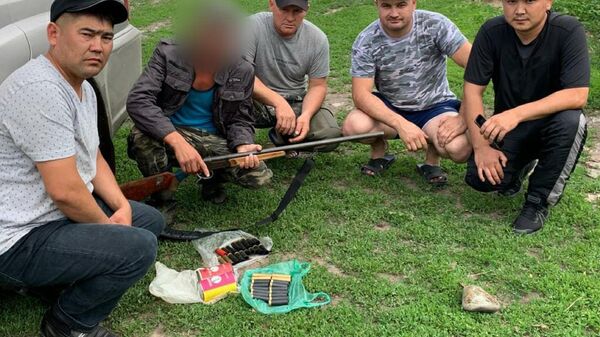 У жителя Восточно-Казахстанской области изъяли незаконно хранящиеся оружие и боеприпасы  - Sputnik Казахстан