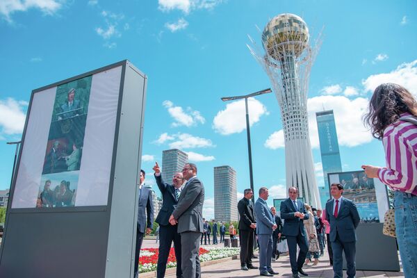Церемония открытия фотовыставки, посвящённой 30-летию дипломатической службы Казахстана - Sputnik Казахстан