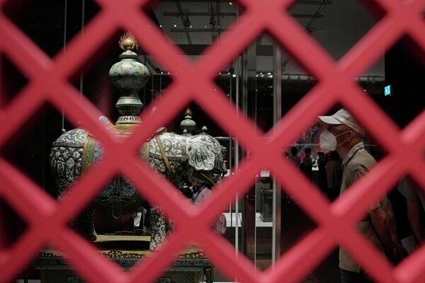 Бейжіңдегі &quot;Гугун&quot; императорлық кешенінің 900-ден астам жәдігері қойылған Hong Kong Palace Museum музейі ашылды. - Sputnik Қазақстан