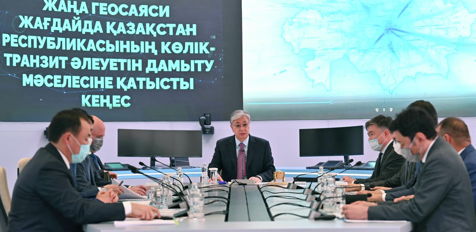 Глава государства провел совещание по развитию транспортно-транзитного потенциала - Sputnik Казахстан, 1920, 07.07.2022