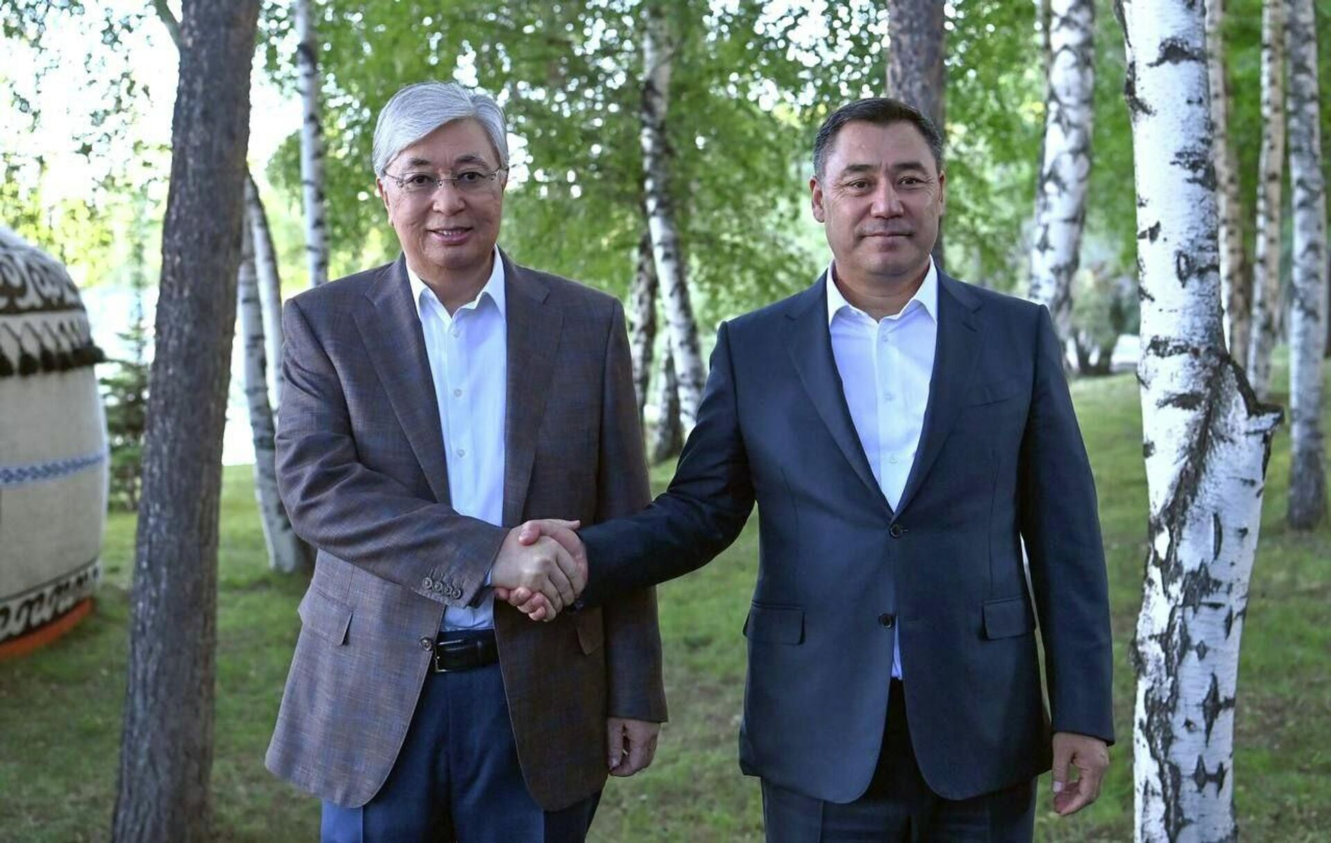 Неформальная встреча Токаева, Жапарова и Мирзиёева прошла в Чолпон-Ате - Sputnik Казахстан, 1920, 20.07.2022