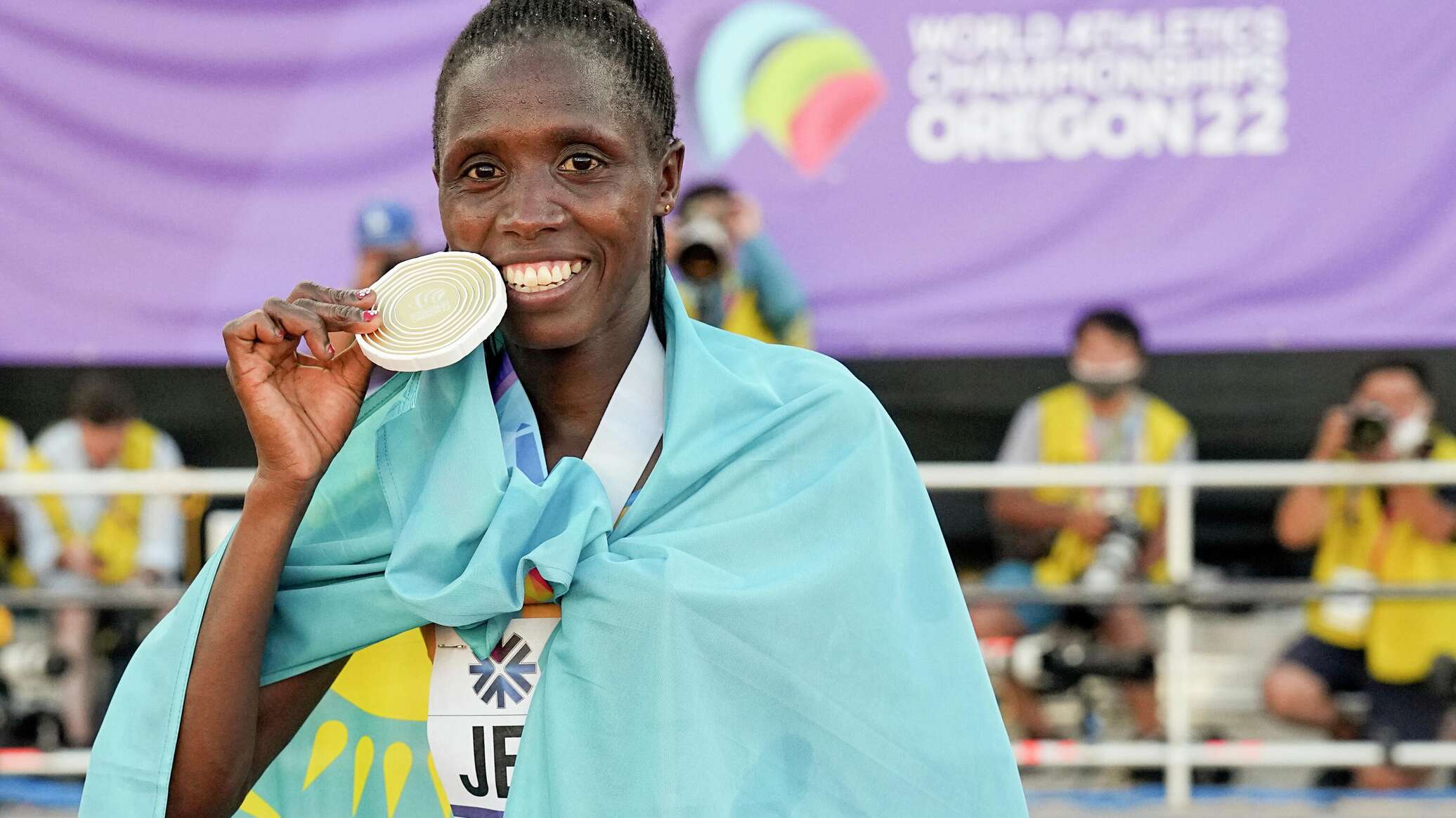 Представляющей Казахстан бегунье Джеруто предъявлены обвинения в ...