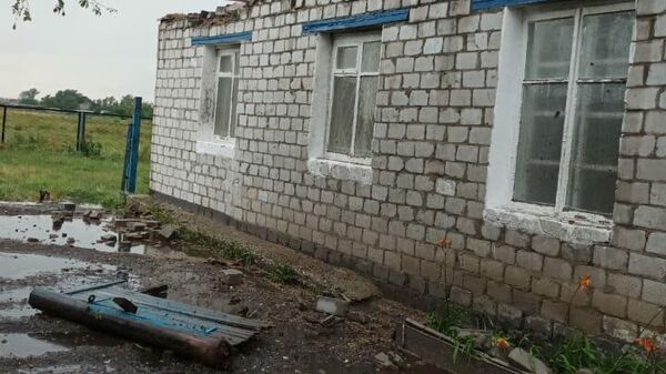 Ветер сорвал крыши со школы и фельдшерско-акушерского пункта в Павлодарской области - Sputnik Казахстан
