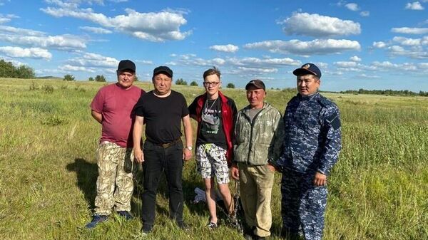 Подростка из Германии, пропавшего в лесу на севере Казахстана, нашли
полицейские - Sputnik Казахстан