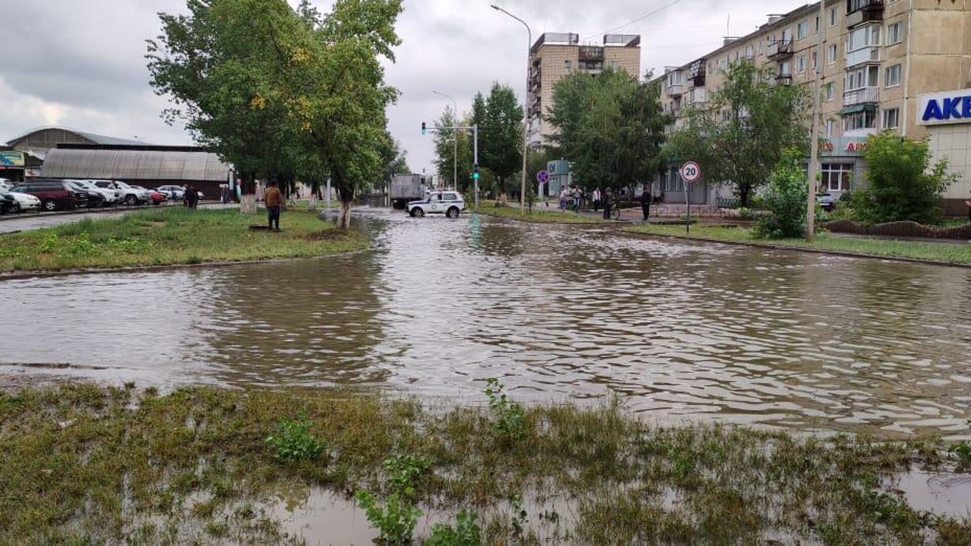 Мощный ливень привел к наводнению в Степногорске - Sputnik Казахстан, 1920, 29.07.2022