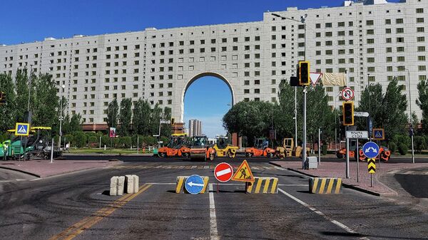 Ремонтные работы на проспекте Мангилик Ел в Нур-Султане - Sputnik Казахстан