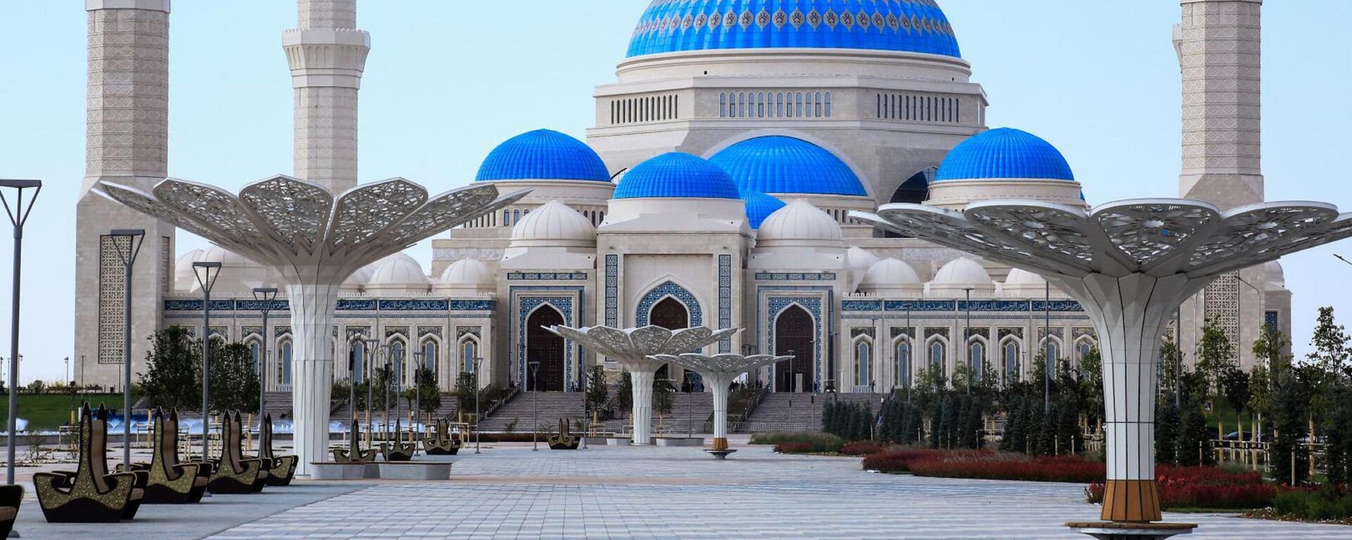 Как выглядит Главная республиканская мечеть в Нур-Султане  - Sputnik Казахстан, 1920, 22.05.2023