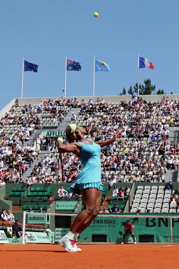 Американская теннисистка Серена Уильямс в матче против Юлии Гергес (Германия) во втором круге Открытого чемпионата Франции по теннису - Sputnik Казахстан