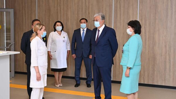 Касым-Жомарт Токаев посетил посетил Медицинский центр управления делами президента  - Sputnik Казахстан