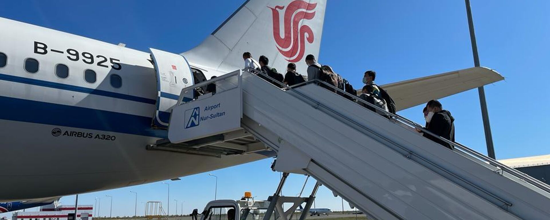 Китайская авиакомпания Air China, начиная с 28 августа текущего года начала выполнять регулярный пассажирский по новому маршруту Чэнду-Нур-Султан - Sputnik Казахстан, 1920, 21.04.2023