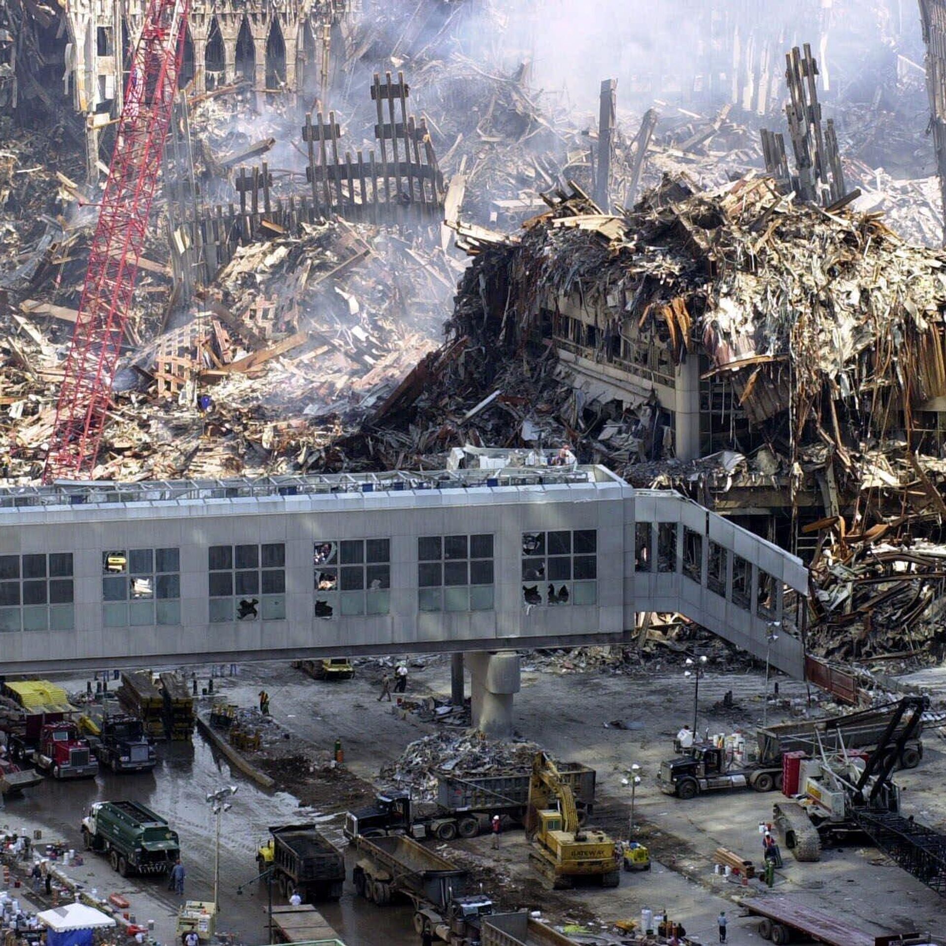 Теракт сейчас какой. Башни-Близнецы 11 сентября 2001. 11 Сентября 2001 года Пентагон. ВТЦ Нью-Йорк башни Близнецы. Атака на башни Близнецы 11 сентября.