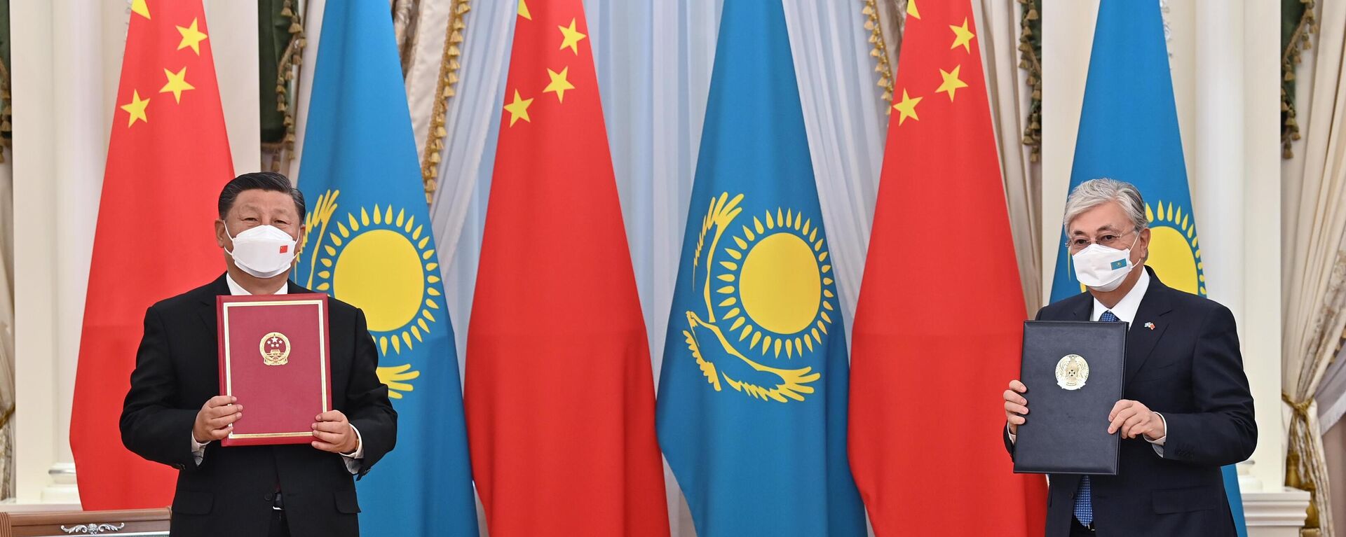  Главы государств подписали Совместное заявление по случаю 30-летия установления дипломатических отношений между Казахстаном и Китаем - Sputnik Казахстан, 1920, 14.09.2022