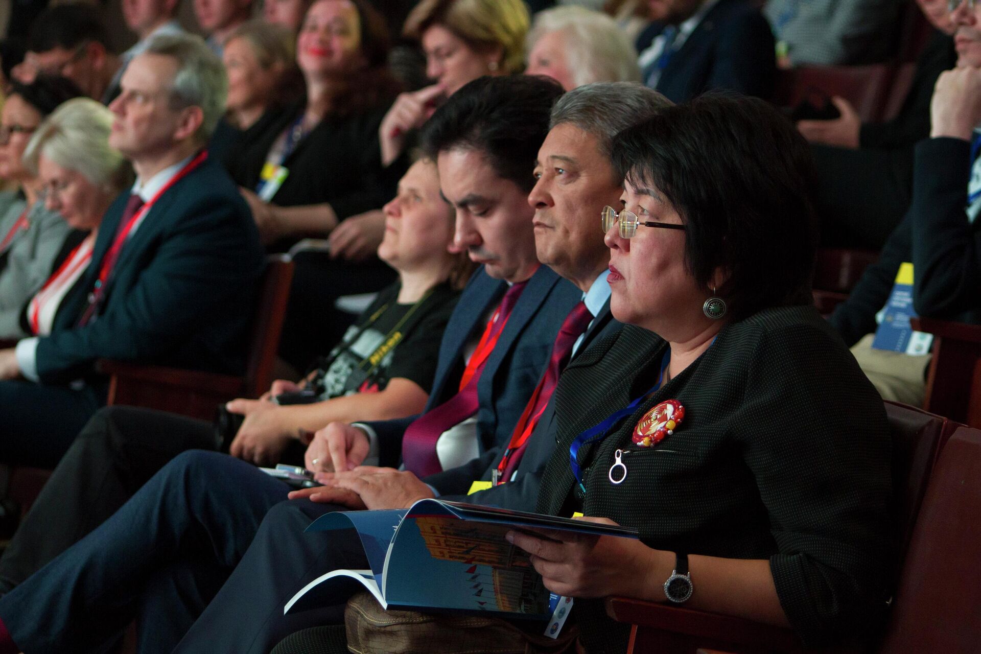Участники пленарного заседания V Международного образовательного форума Алтай-Азия 2022 - Sputnik Казахстан, 1920, 15.09.2022
