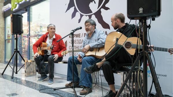 Музыкальное сопровождение выставки, посвященной Виктору Цою - Sputnik Казахстан