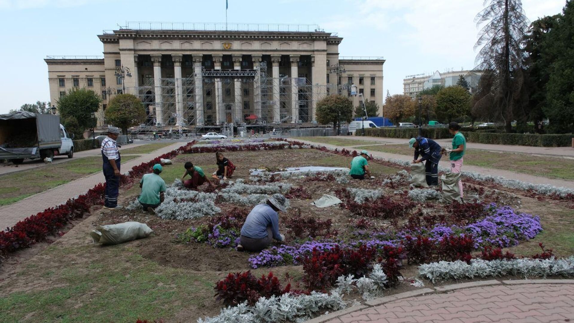 старая площадь в алматы