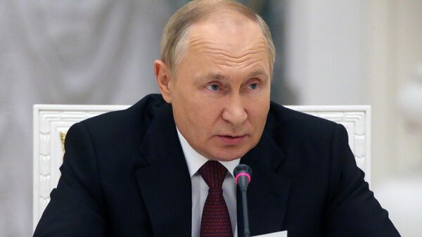Президент РФ В. Путин провел совещание с руководителями предприятий ОПК - Sputnik Казахстан