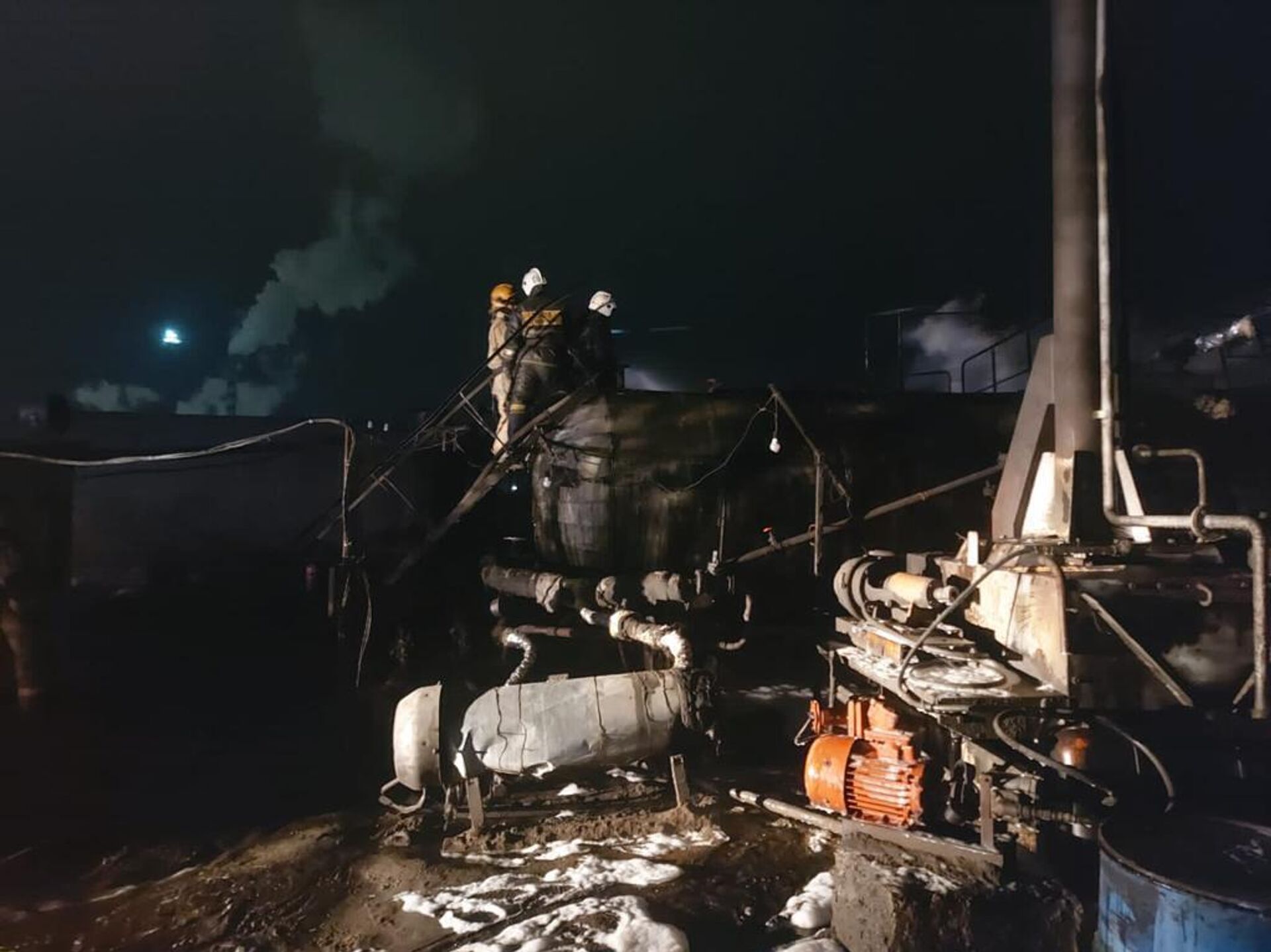 Резервуары с битумом горели в Павлодаре - Sputnik Казахстан, 1920, 30.09.2022