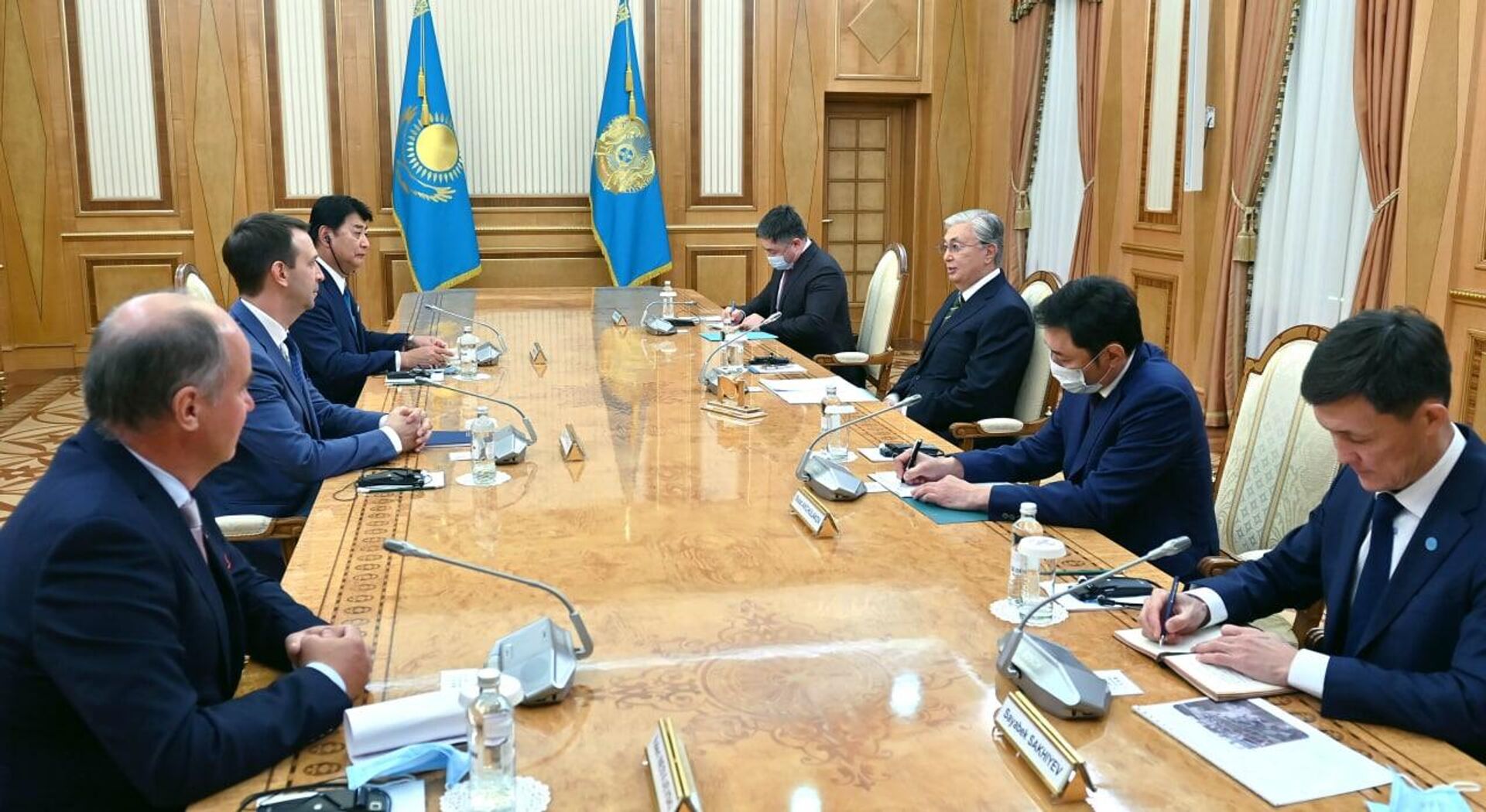 Глава государства провел встречу с руководителями зарубежных научных организаций
 - Sputnik Казахстан, 1920, 30.09.2022