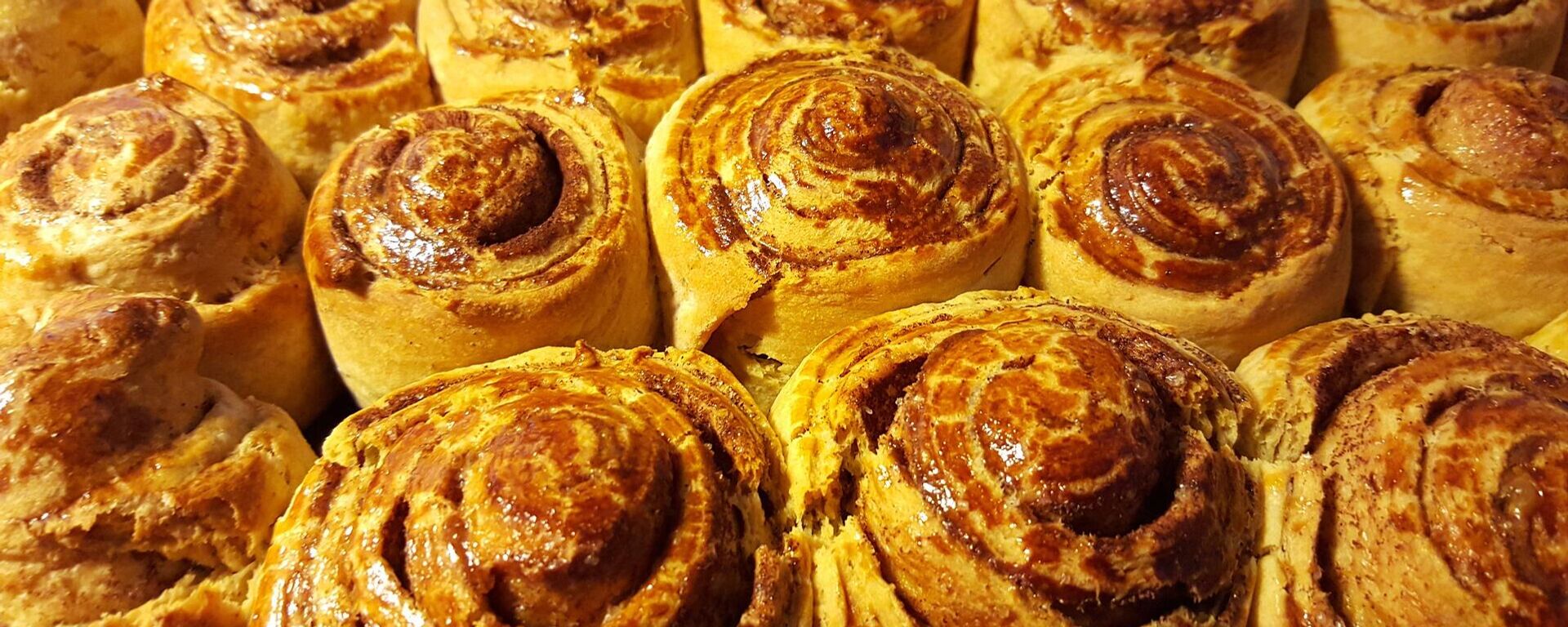 Булочки с корицей - Sputnik Қазақстан, 1920, 28.07.2025