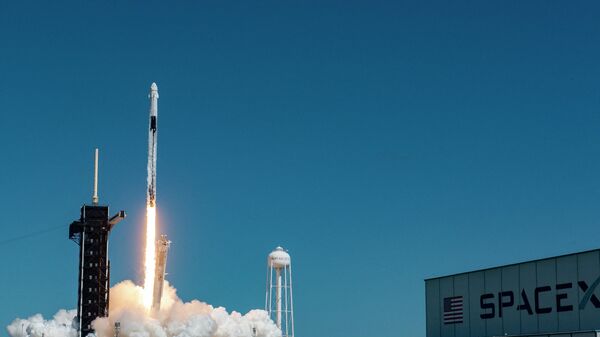 Ракета-носитель Falcon 9 стартовала во Флориде с кораблем Crew Dragon - Sputnik Казахстан