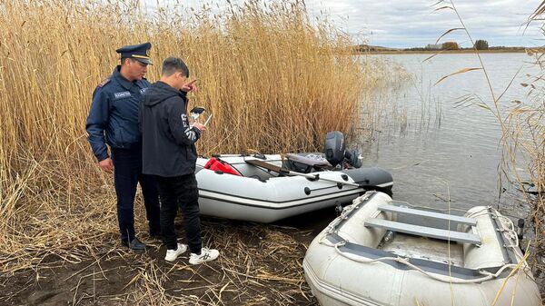 Акмолинские спасатели вторые сутки ищут пропавших рыбаков. - Sputnik Казахстан