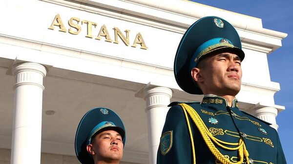 Почетный караул встречает гостей саммита СВМДА в Астане - Sputnik Казахстан