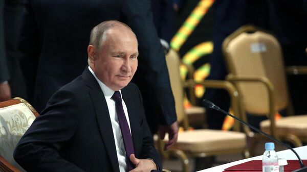 Владимир Путин на саммите глав государств СНГ в Астане, 14 октября 2022 года - Sputnik Қазақстан