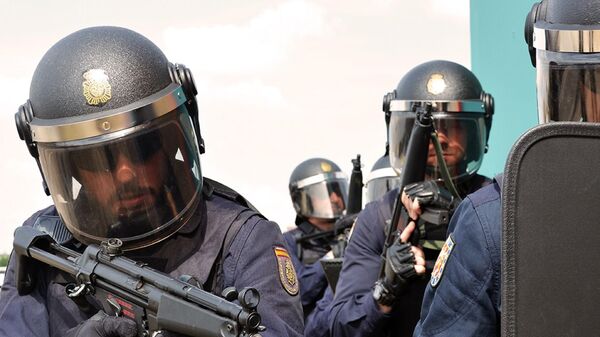 Испанская полиция ликвидировала преступную группировку, финансировавшую наркокартели - Sputnik Казахстан